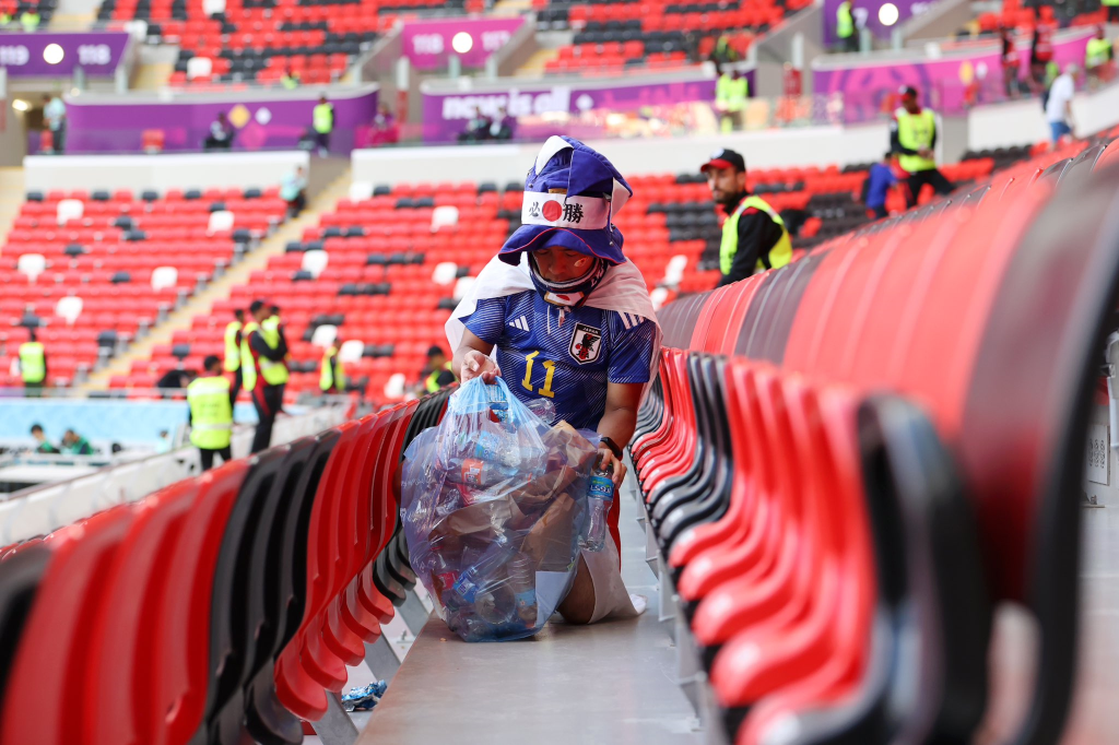 japanese fans