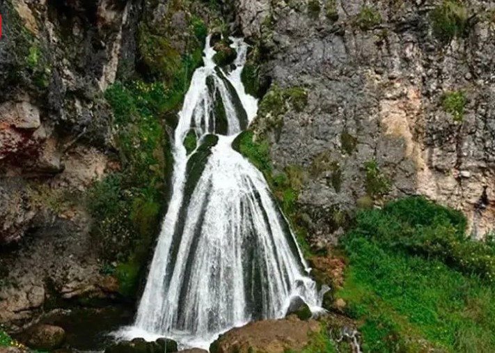 Cascada waterfall Peru